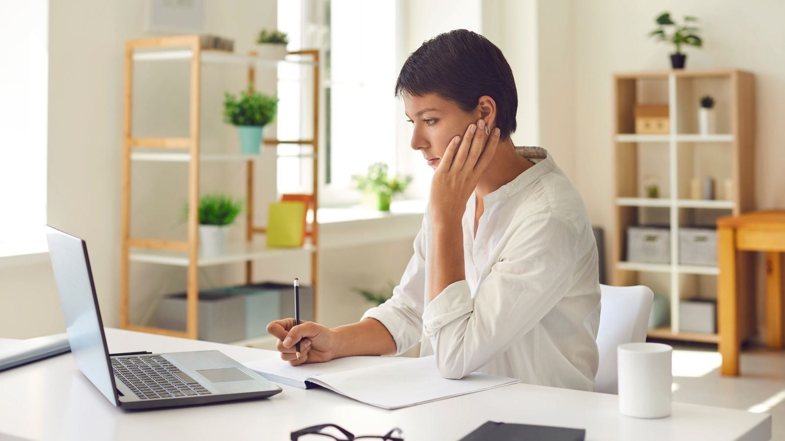 Modern Feminine Office Decor for Women