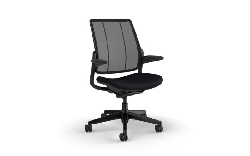 Self-adjusting chair for reclined back pain relief